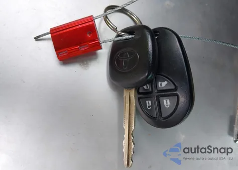 2012 Toyota Sienna Le z USA, uszkodzony, nr VIN 5TDKK3DC2CS193746